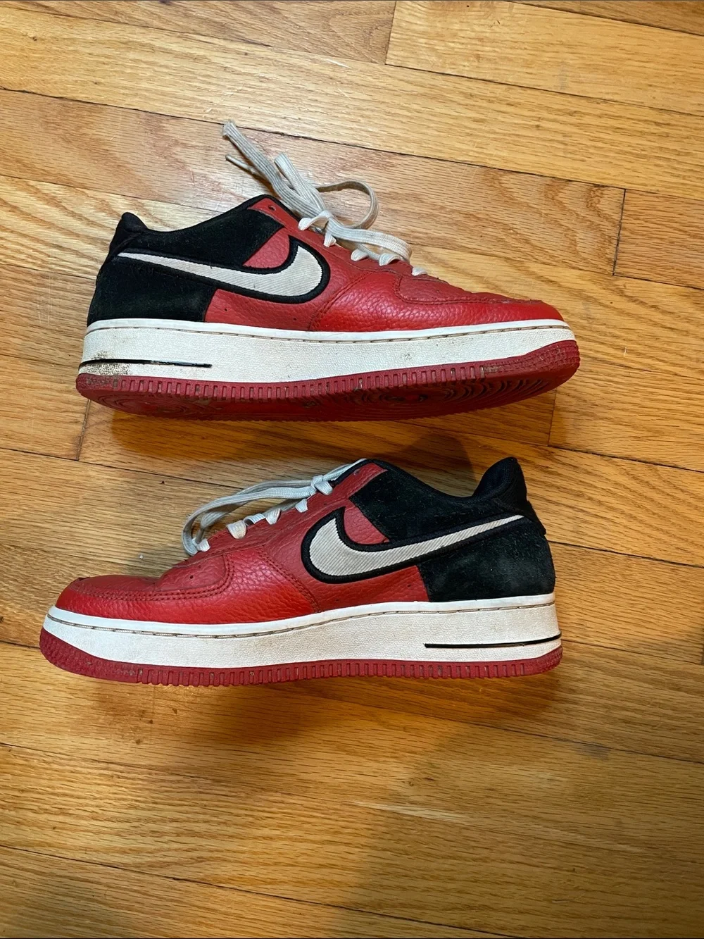 Nike Air Force 1 LV8 1 'Mystic Red Black' size 7Y